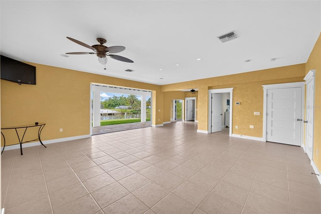 4219 SPIRE STREET photo 9