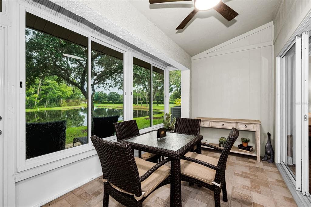 1553 ARLINGTON OAKS COURT photo 23
