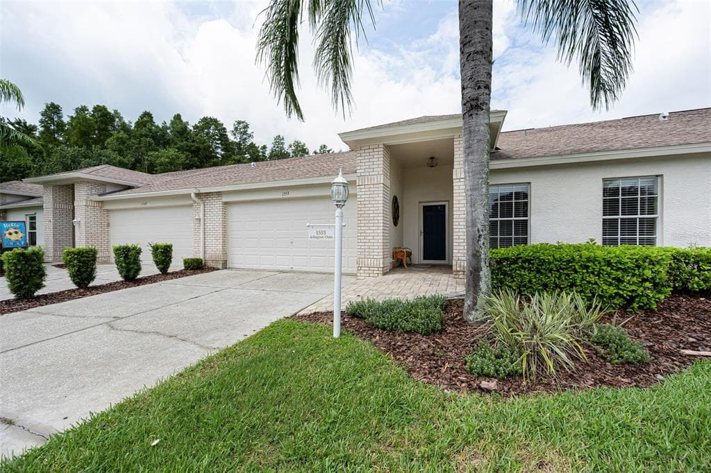 1553 ARLINGTON OAKS COURT photo 2