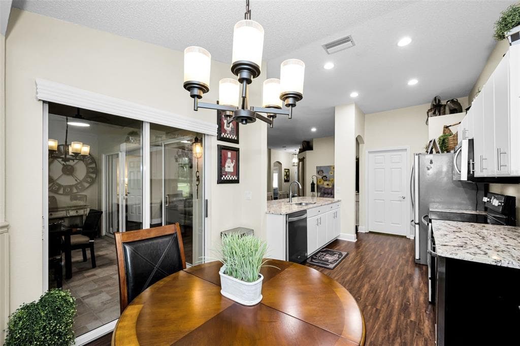 1553 ARLINGTON OAKS COURT photo 13