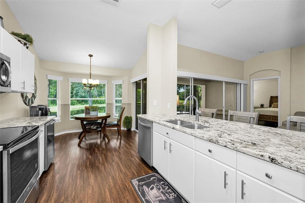 1553 ARLINGTON OAKS COURT photo 16
