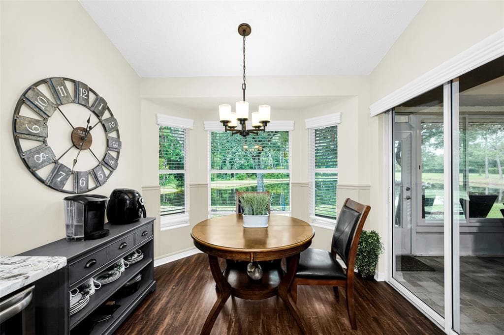 1553 ARLINGTON OAKS COURT photo 12