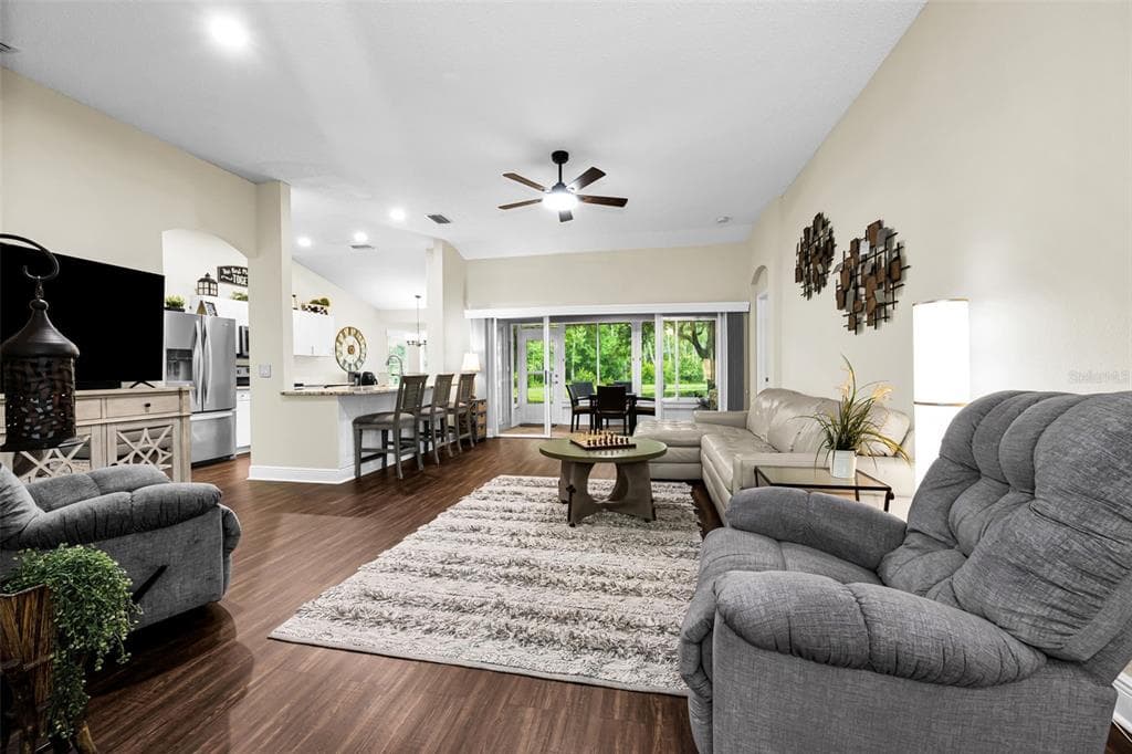 1553 ARLINGTON OAKS COURT photo 7