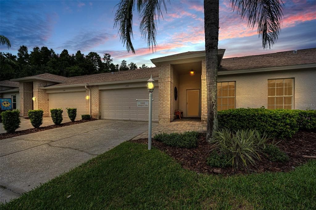 1553 ARLINGTON OAKS COURT photo 1
