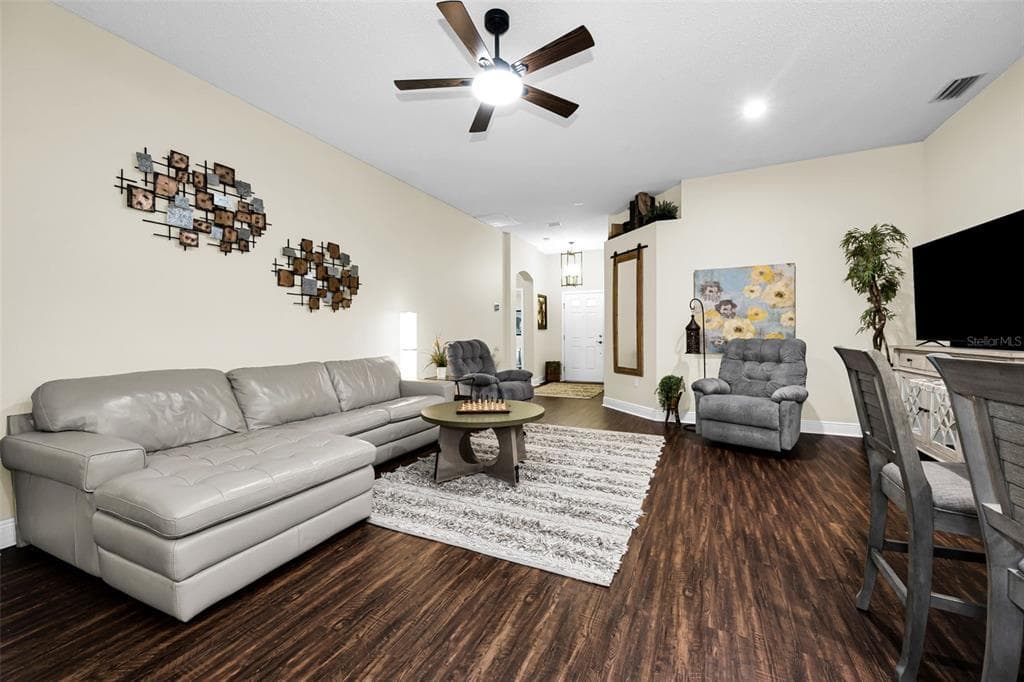 1553 ARLINGTON OAKS COURT photo 10