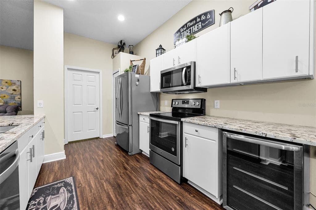 1553 ARLINGTON OAKS COURT photo 18