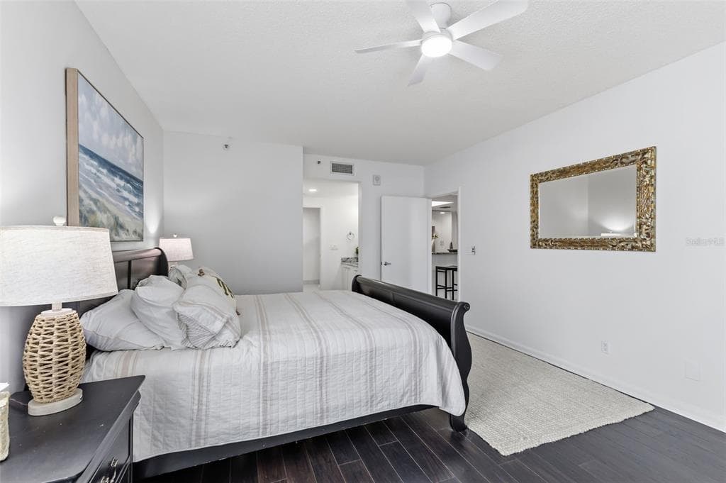 1540 GULF BOULEVARD 1004 photo 13