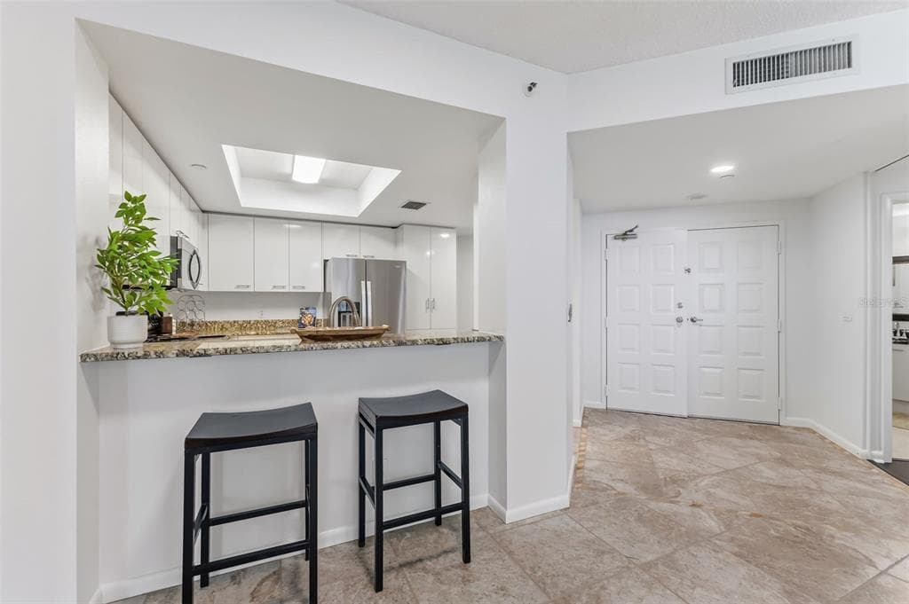 1540 GULF BOULEVARD 1004 photo 7