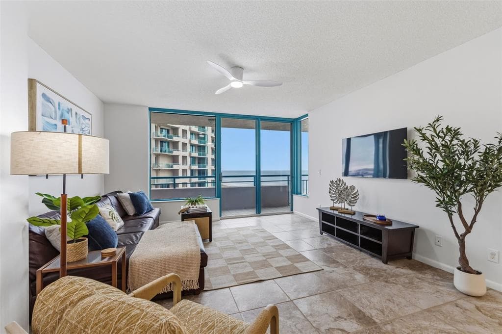 1540 GULF BOULEVARD 1004 photo 4