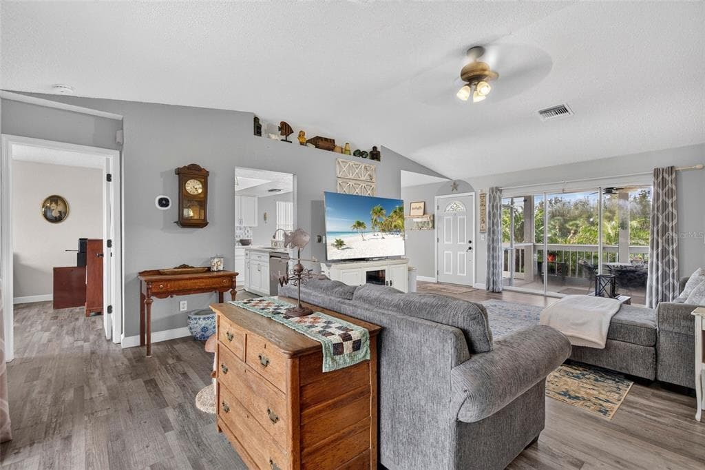 7611 MAKO DRIVE photo 21