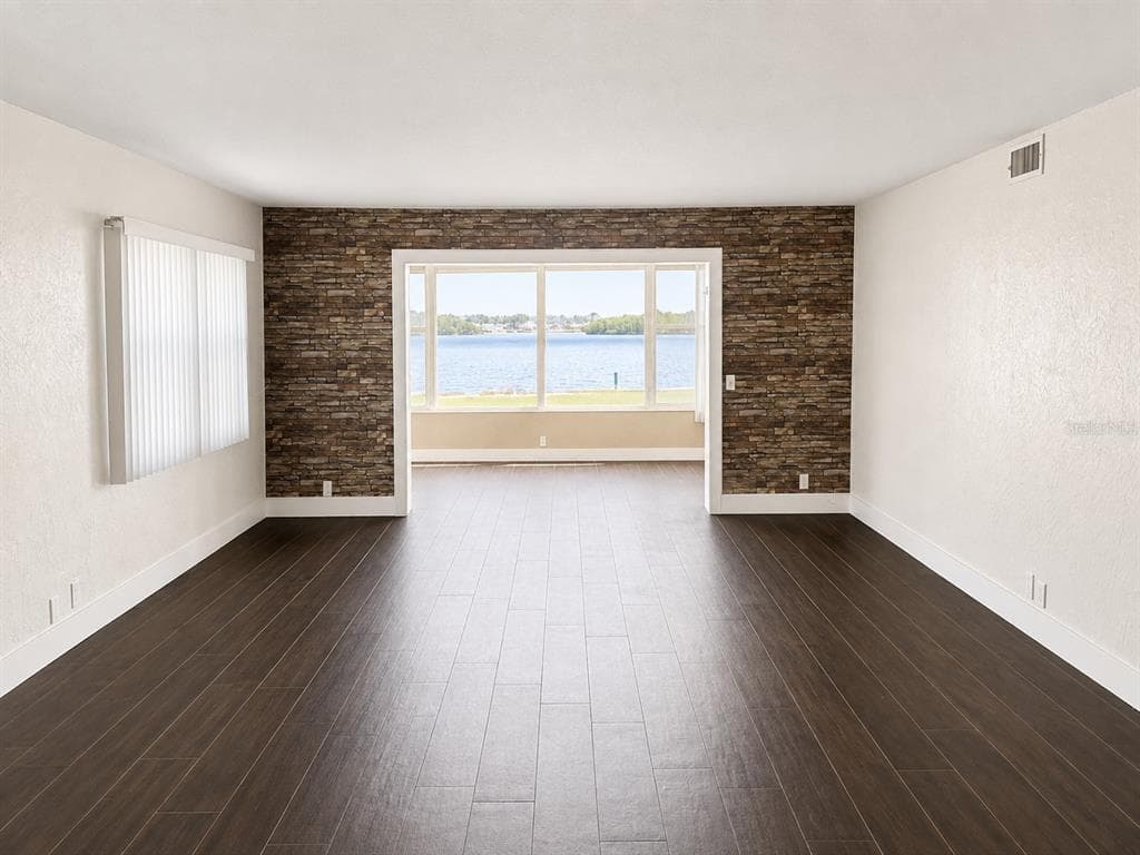 1847 SHORE DRIVE S 101 photo 9