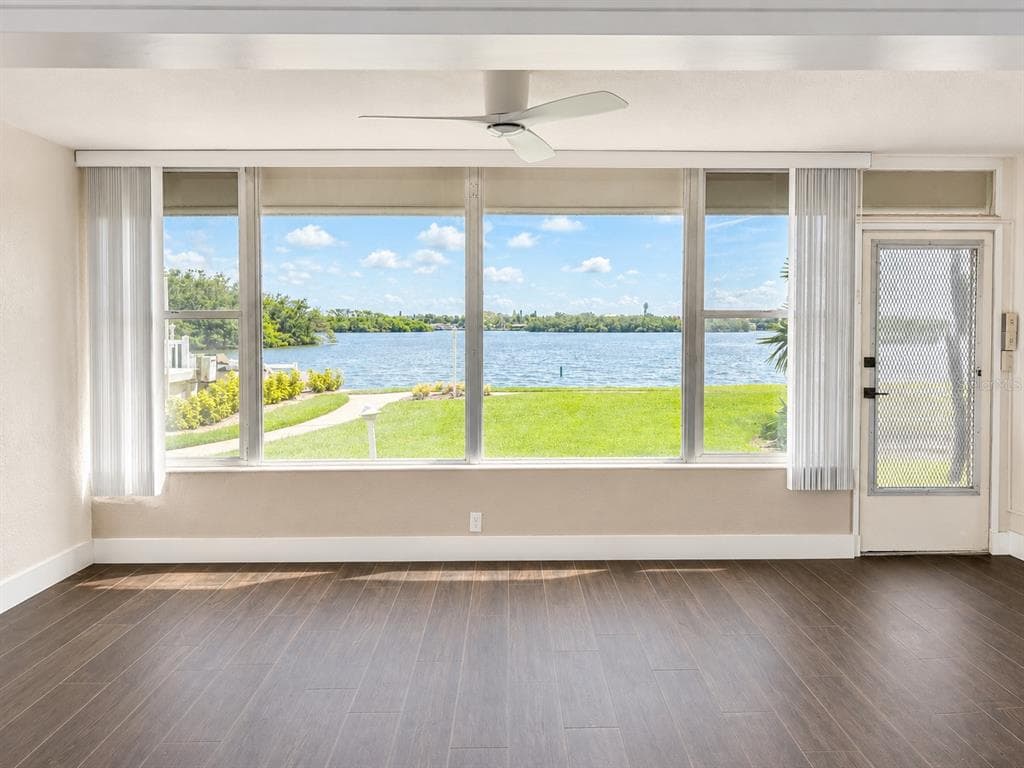 1847 SHORE DRIVE S 101 photo 10