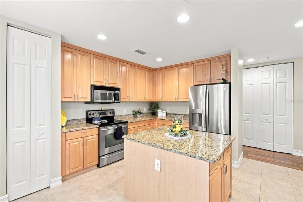 87 VIVANTE BOULEVARD 206 photo 9