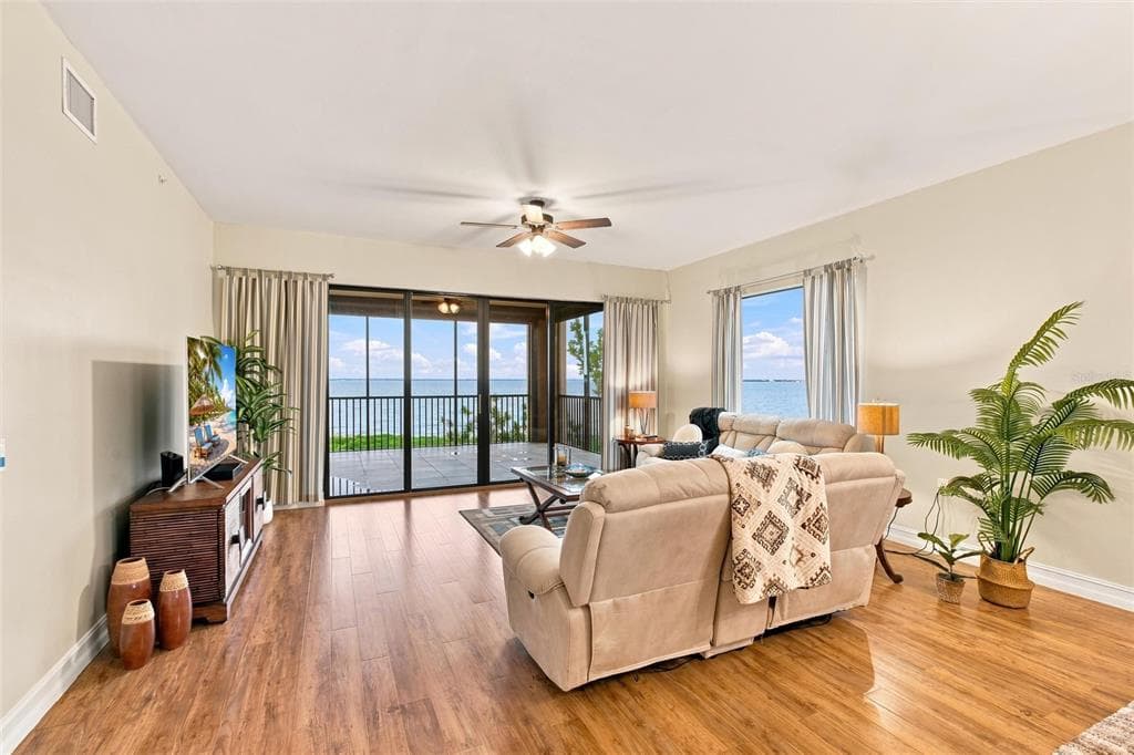 87 VIVANTE BOULEVARD 206 photo 4