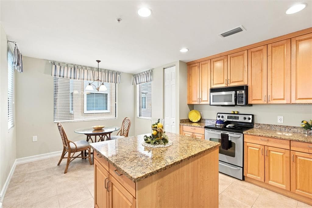 87 VIVANTE BOULEVARD 206 photo 8