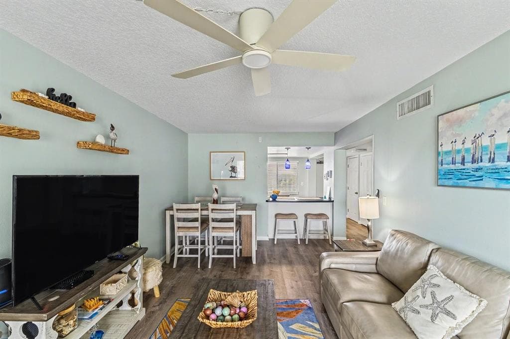 3663 S ATLANTIC AVENUE 33B photo 4