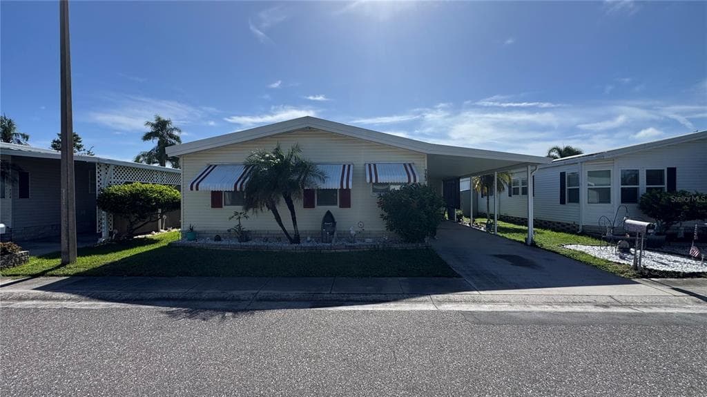 1001 STARKEY ROAD 723 photo 3
