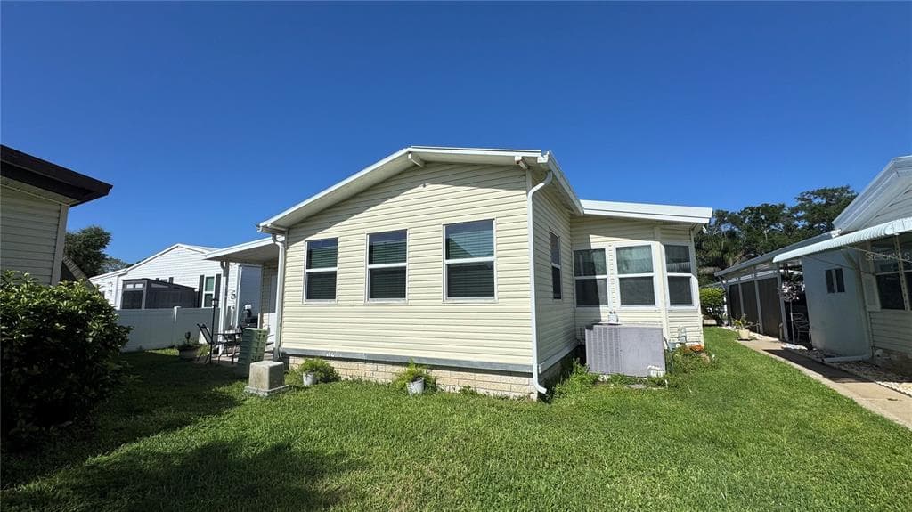 1001 STARKEY ROAD 723 photo 21