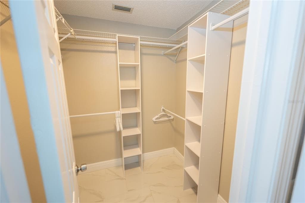 9334 PONTIAC photo 19