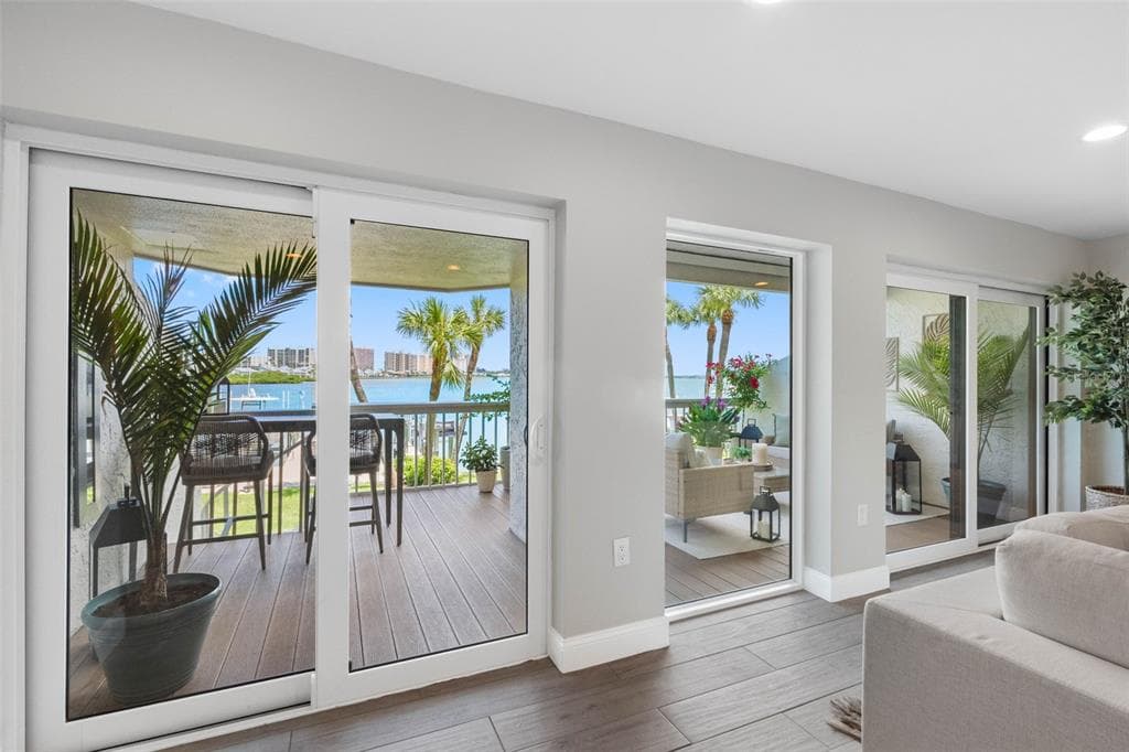160 MARINA DEL REY COURT photo 23