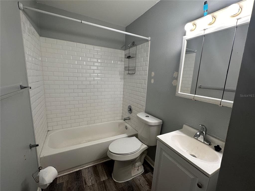 1753 E MULBERRY DRIVE photo 9