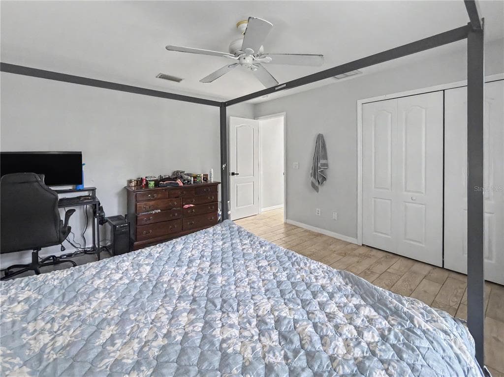 2928 ABBOTSFORD STREET photo 23