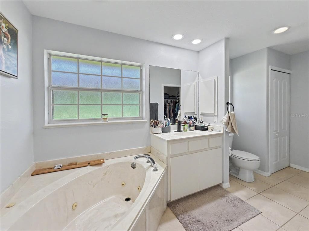 2928 ABBOTSFORD STREET photo 17