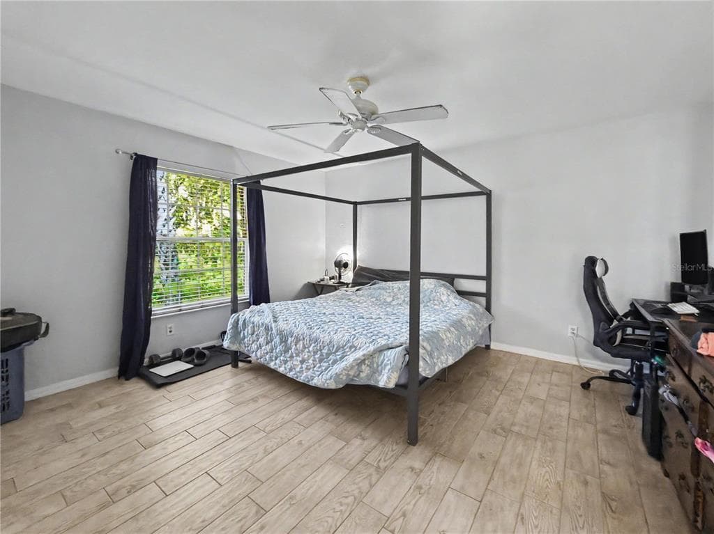 2928 ABBOTSFORD STREET photo 22