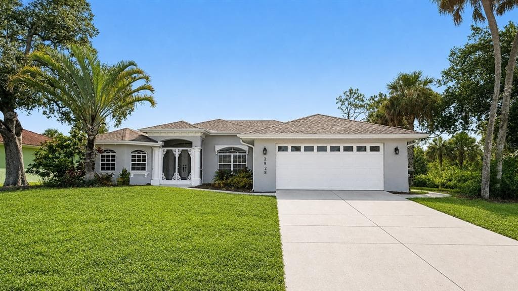2928 ABBOTSFORD STREET photo 1