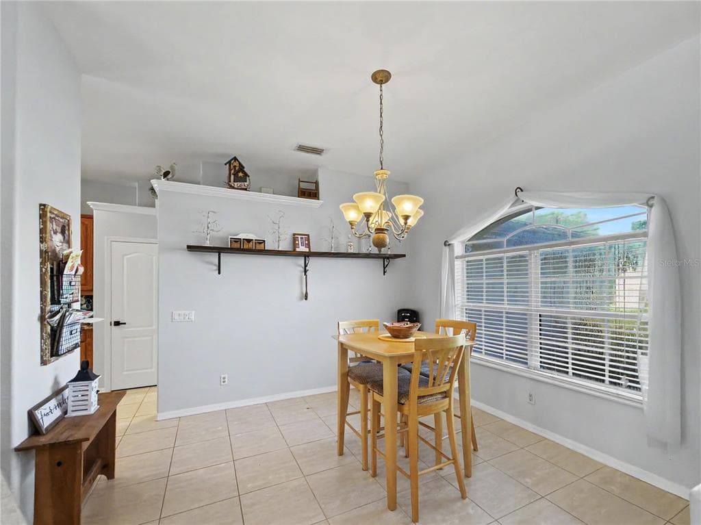 2928 ABBOTSFORD STREET photo 5