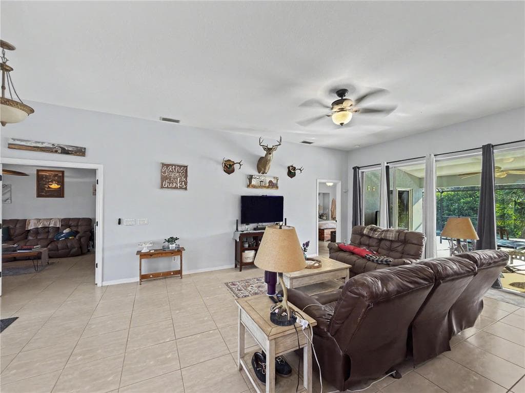 2928 ABBOTSFORD STREET photo 11