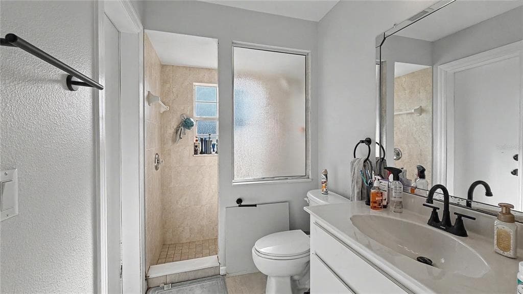 2928 ABBOTSFORD STREET photo 19