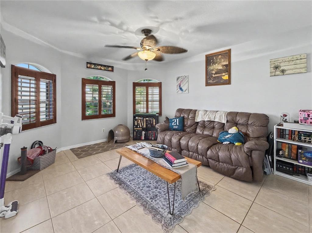 2928 ABBOTSFORD STREET photo 8