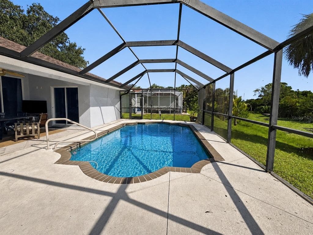 2928 ABBOTSFORD STREET photo 25