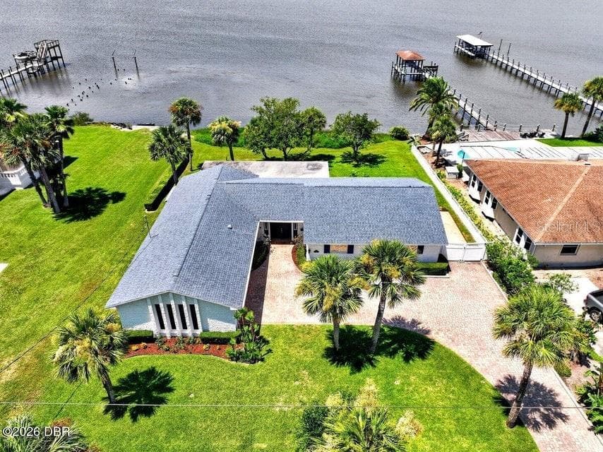 448 RIVERSIDE DRIVE photo 2