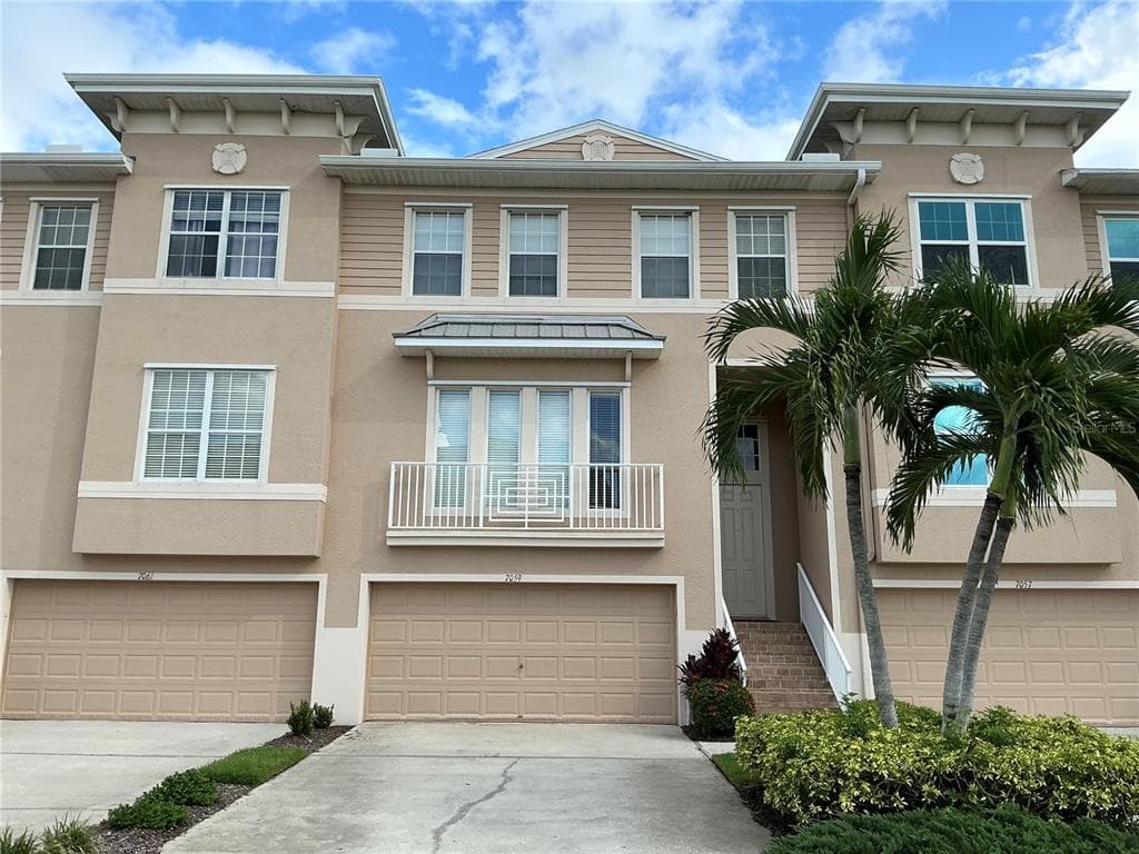 7059 ISLAMORADA CIRCLE photo 1
