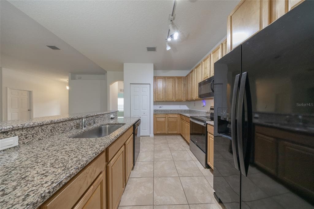 95 BICKFORD DRIVE photo 4