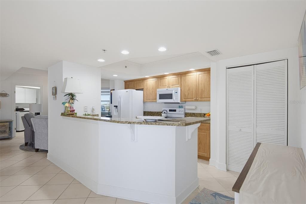 3315 S ATLANTIC AVENUE 408 photo 16