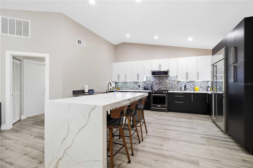 5833 CARRIAGE DRIVE photo 7