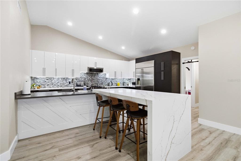 5833 CARRIAGE DRIVE photo 9