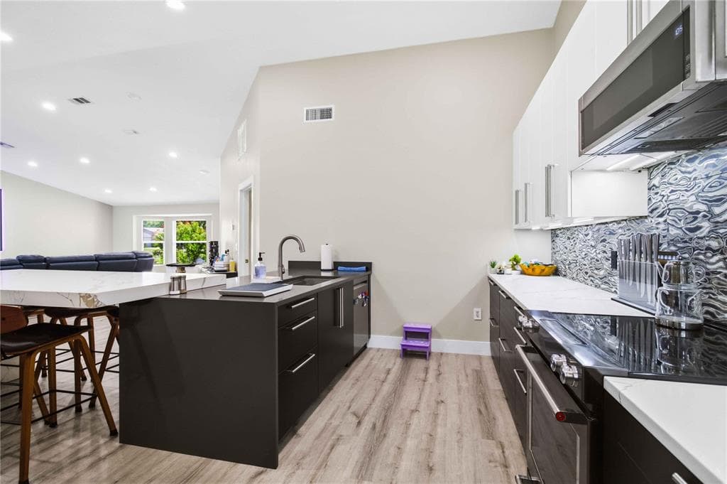 5833 CARRIAGE DRIVE photo 14