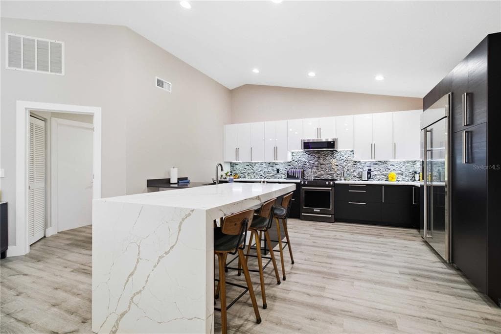 5833 CARRIAGE DRIVE photo 8