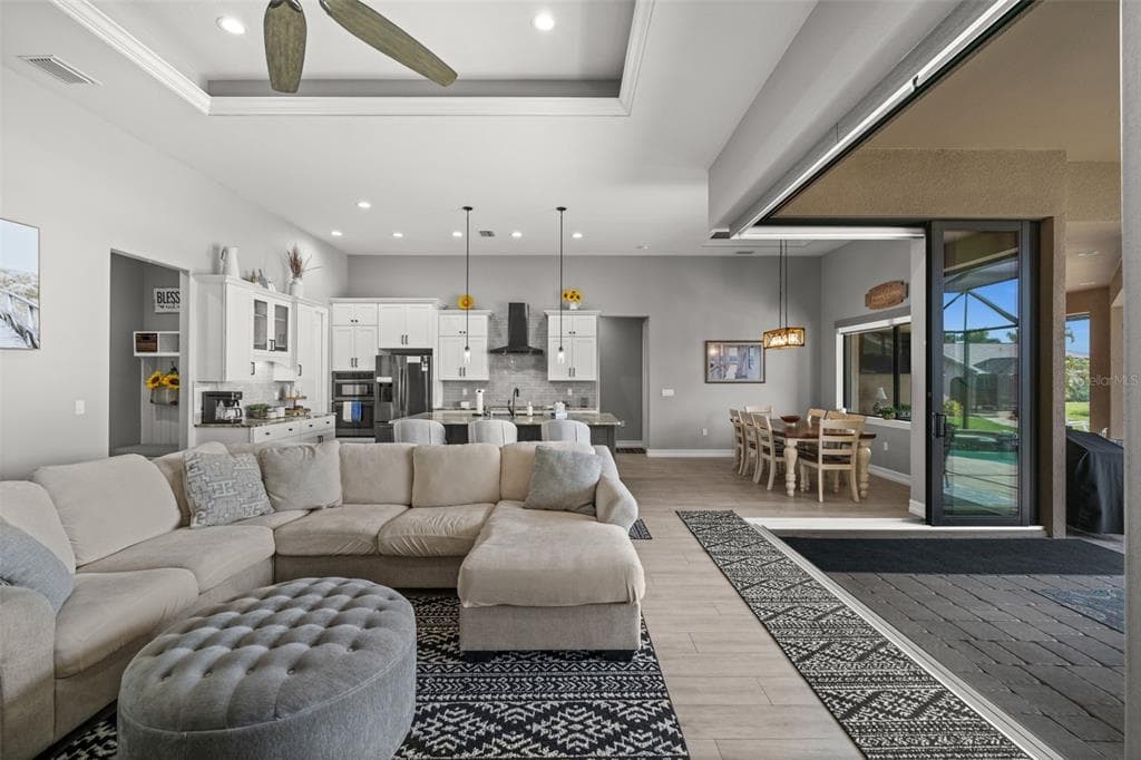 4286 HARBOR BOULEVARD photo 12