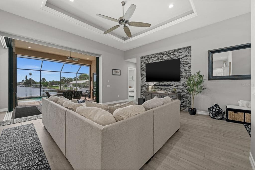 4286 HARBOR BOULEVARD photo 7