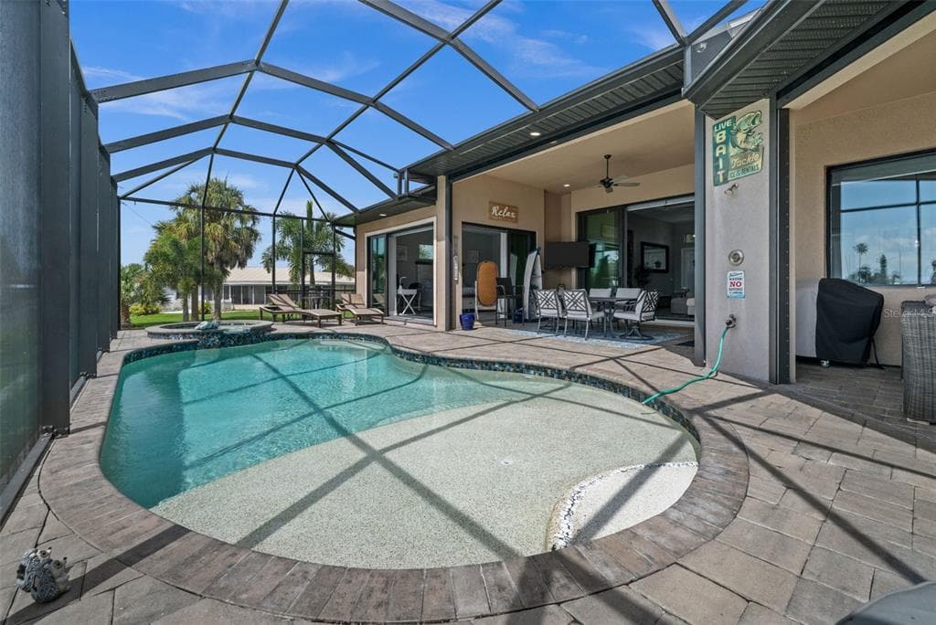 4286 HARBOR BOULEVARD photo 24