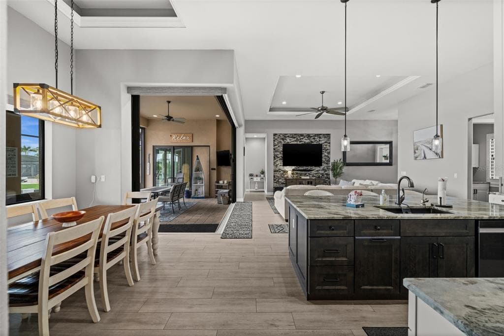 4286 HARBOR BOULEVARD photo 14