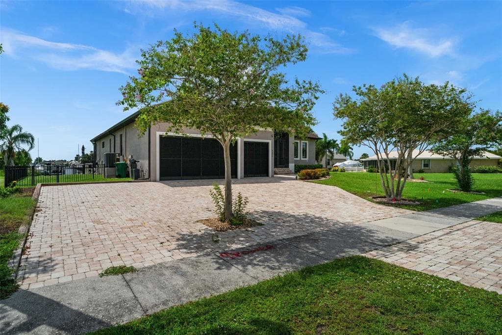 4286 HARBOR BOULEVARD photo 4