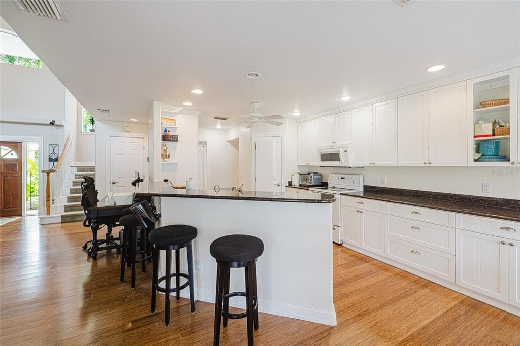 13668 MARQUETTE BOULEVARD photo 23
