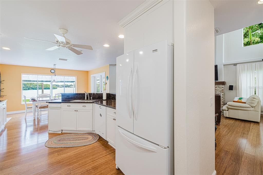 13668 MARQUETTE BOULEVARD photo 22