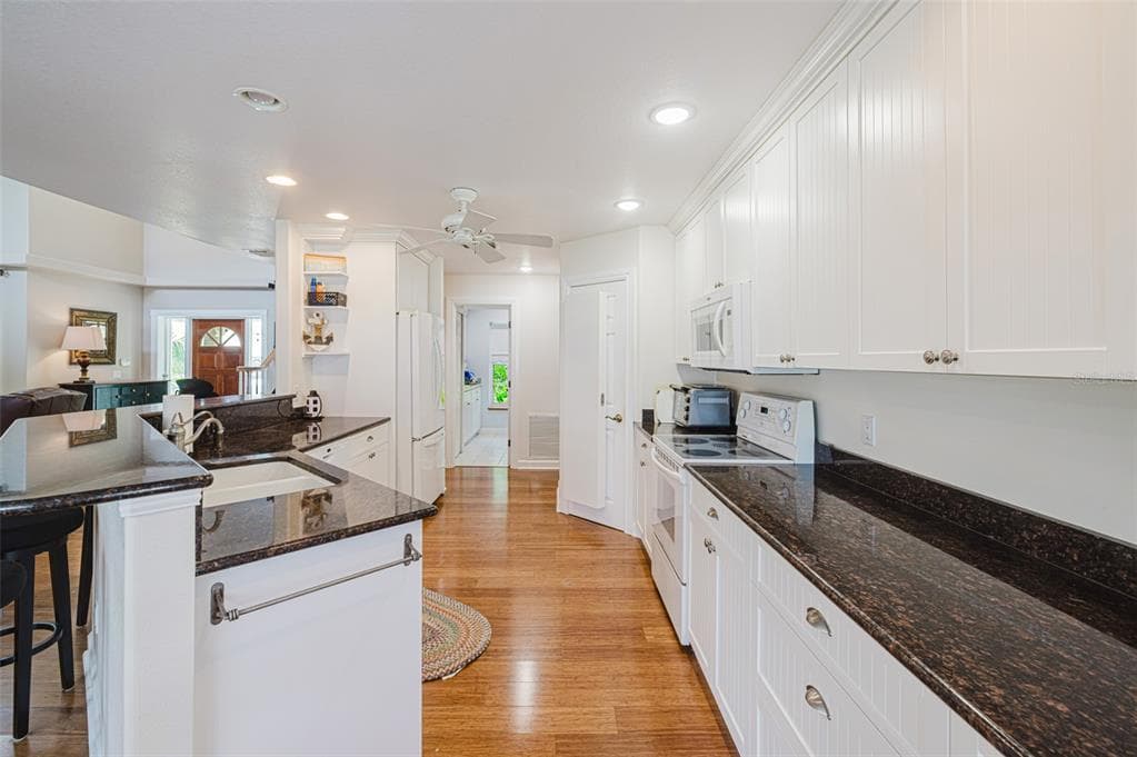 13668 MARQUETTE BOULEVARD photo 20